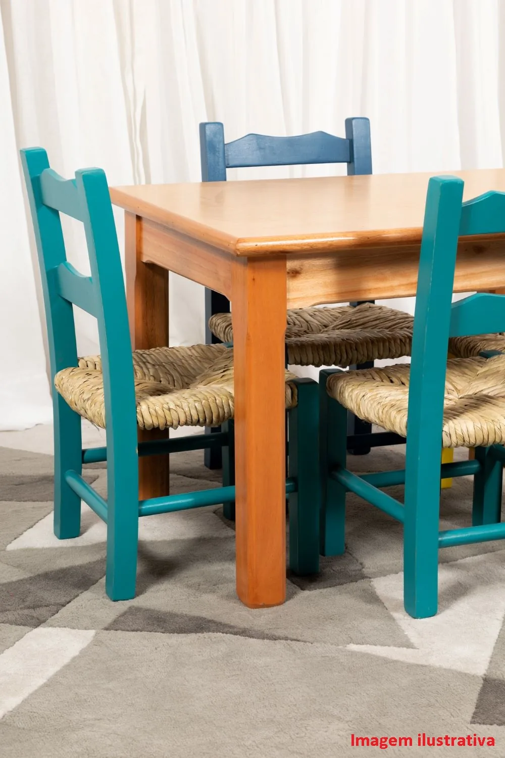 Conjunto de Mesa Infantil Com 02 Cadeirinhas Reflorestamento